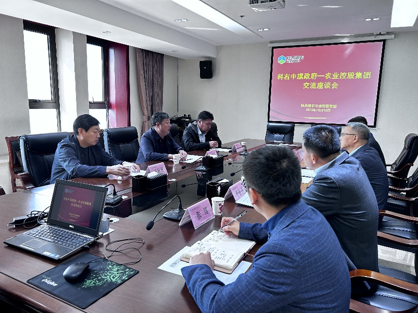 科右中旗旗委常委、副旗長馮建忠一行到集團考察交流